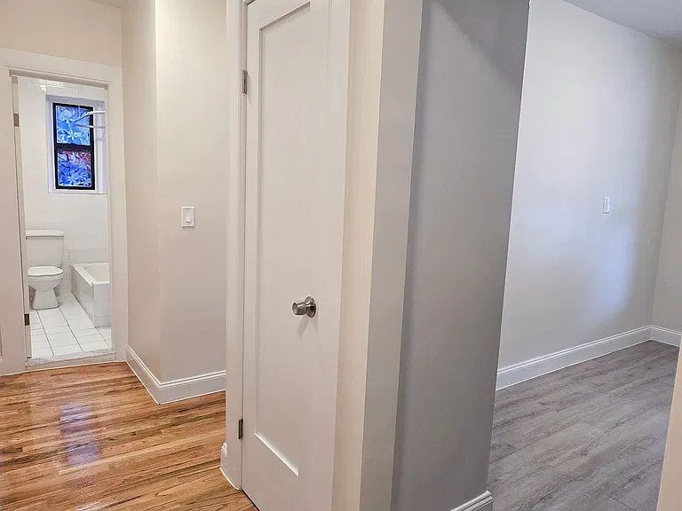 1404 Noble Ave #1G — Photo 10