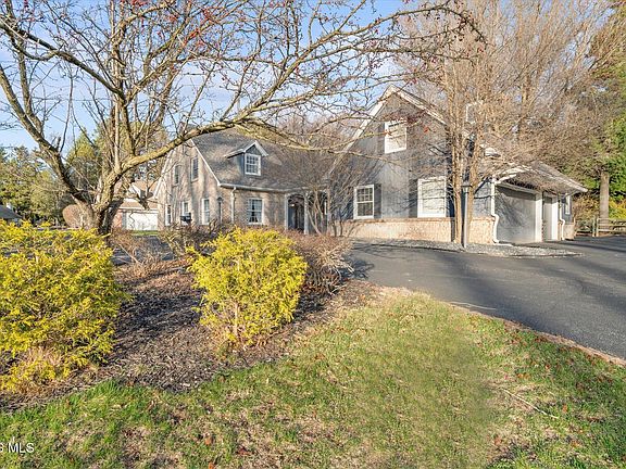 3rd image of 4612 Farmington Rd