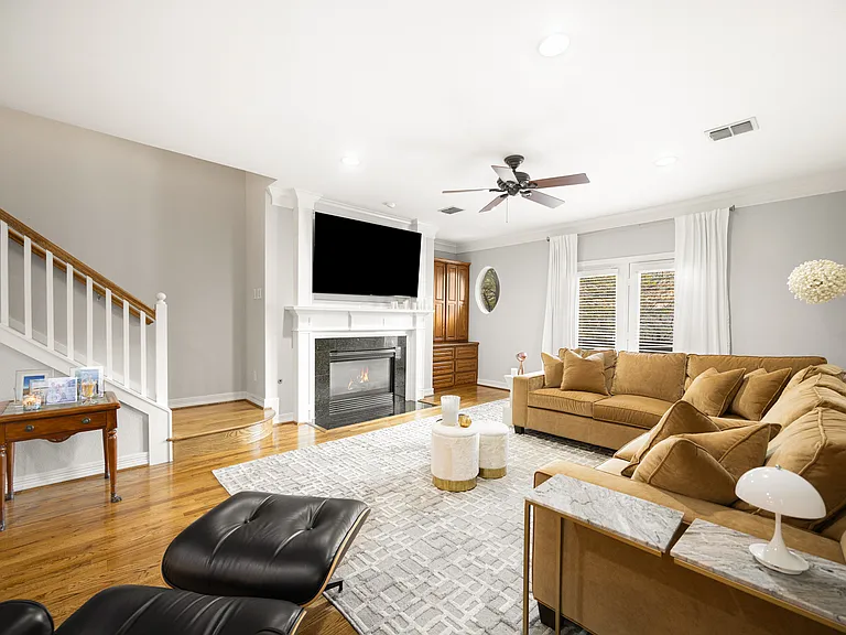 3610 Gillespie St #6 — Photo 10