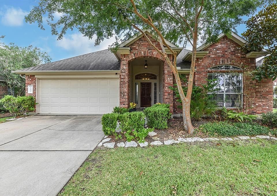 Fabulous one-story in Shadow Creek Ranch
