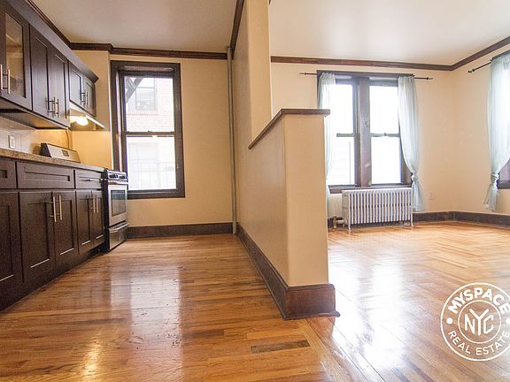 5th image of 618 E 21st St APT D1
