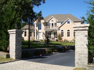 (Undisclosed Address), East Quogue, NY 11942