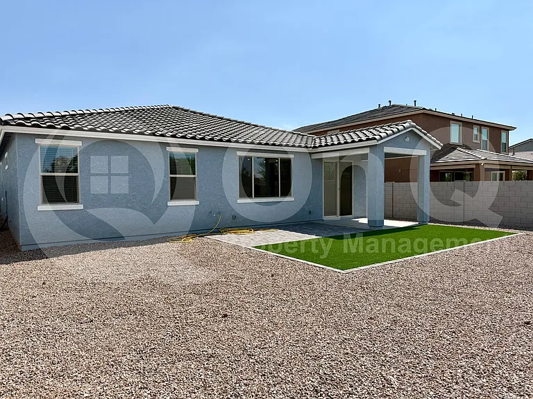 2980 E Augusta Ave — Photo 7