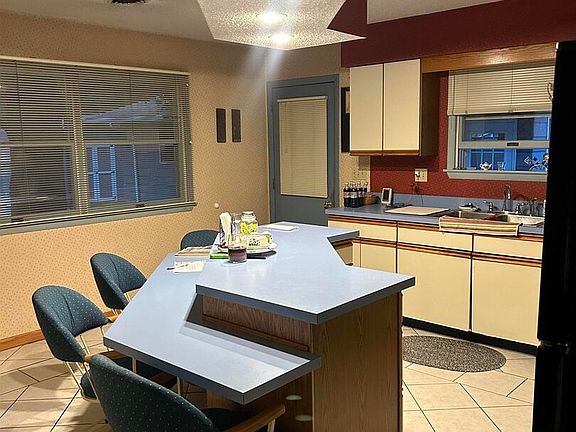 4th image of 9 Westwood Ln