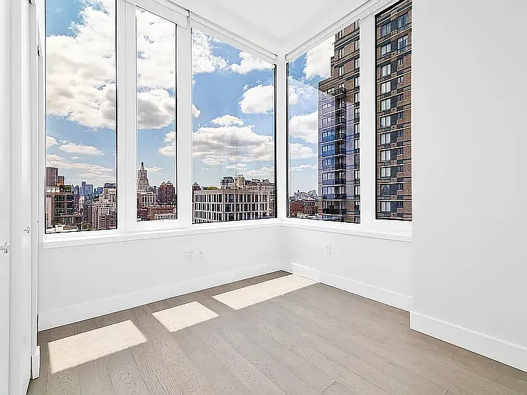 200 E 23rd St #18E — Photo 3