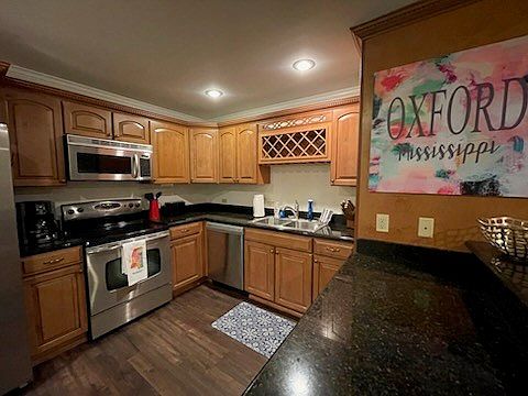 4th image of 1606 Jackson Ave E APT 5