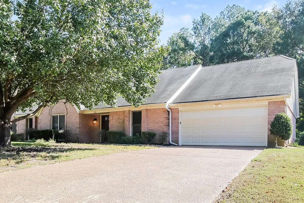 5 bed, 3.0 bath, 2590 sqft, $2,530 — Photo 4