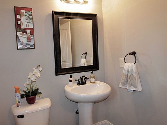 4th image of 739 Crestone Ln