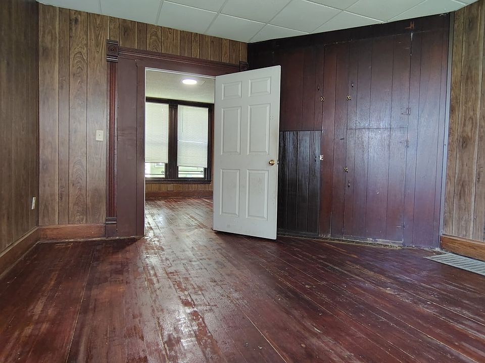 1st image of 217 Hoffman Ave #1