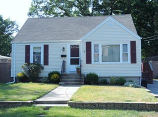 13 Elizabeth Ave, Smithfield, RI 02917
