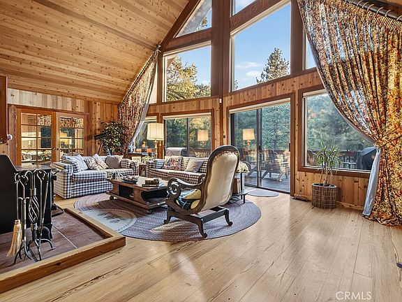 4th image of 1921 Bernina Dr