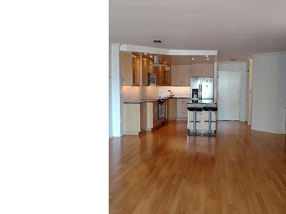 5th image of 241 S 6th St APT 1504