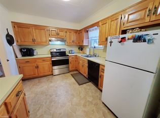 6 Sanford Ln, Stamford, CT 06905