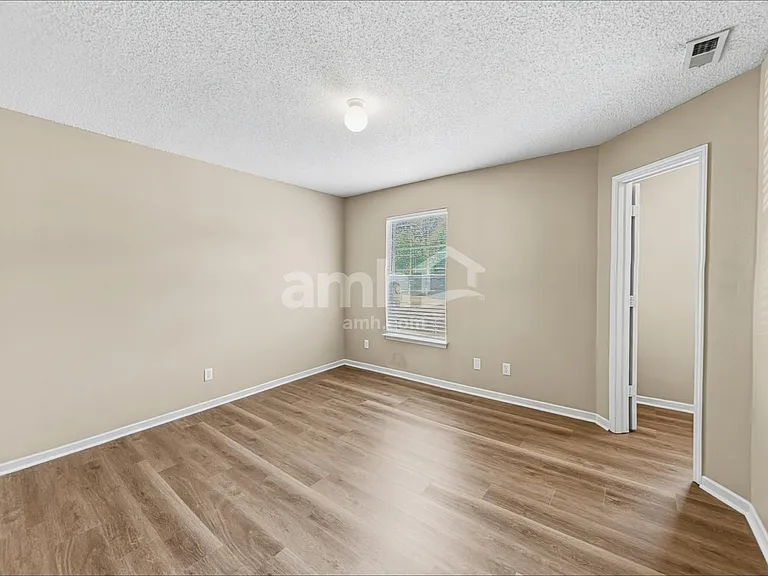 6804 Woodland Heights Dr — Photo 14