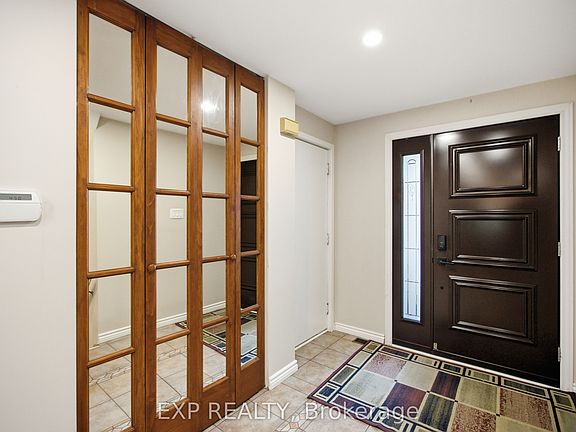 5th image of 42 Valley Ridge St