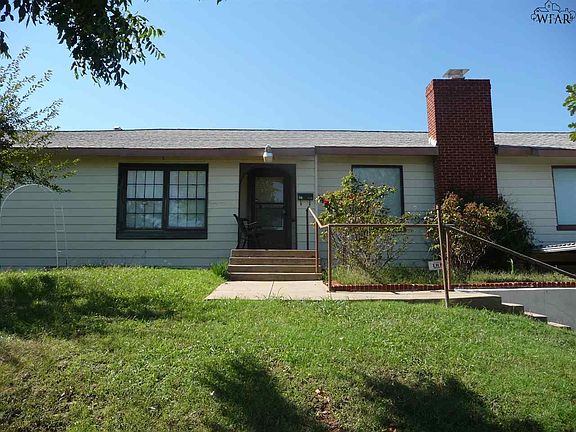 3rd image of 2134 McGrath Ln