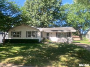 2913 Bennington Dr, Springfield, IL 62704