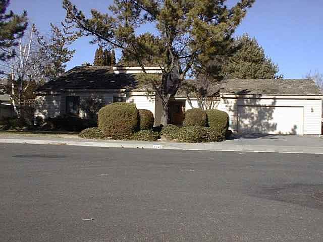 1st image of 224 W Greenview Dr