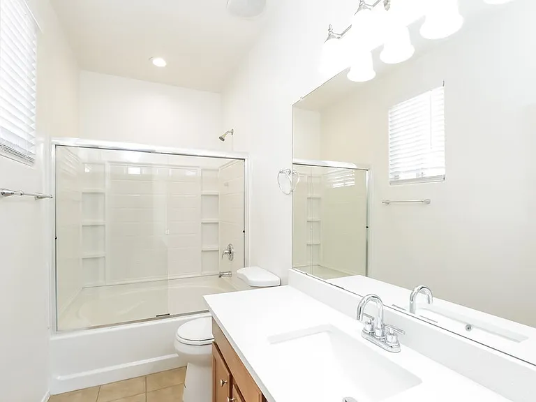 7333 W Saint Catherine Ave — Photo 10