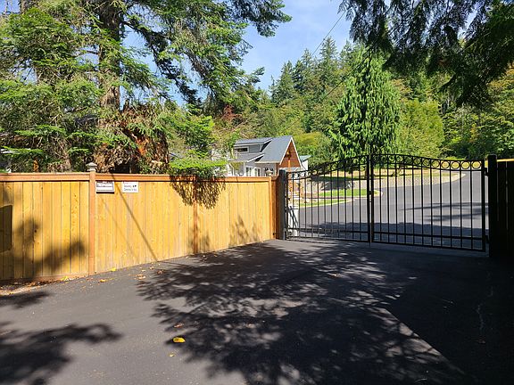 3rd image of 19858 Maxwell Rd SE