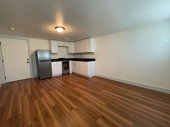 4th image of 1122 N 6th St Unit 21