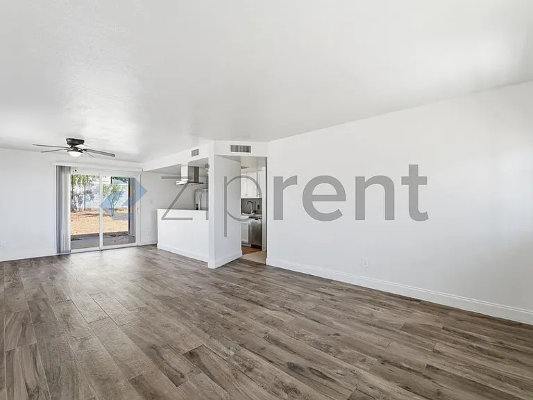 9037 N 14th St — Photo 8
