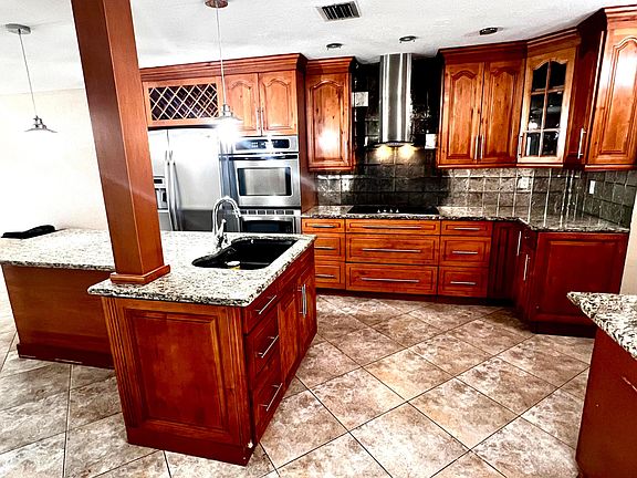 2nd image of 984 Summit Lake Drive