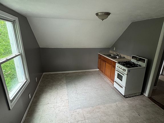 4th image of 11823 Imperial Ave APT 3
