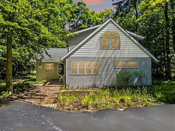 5060 Alpen Ln, Egg Harbor, WI 54209