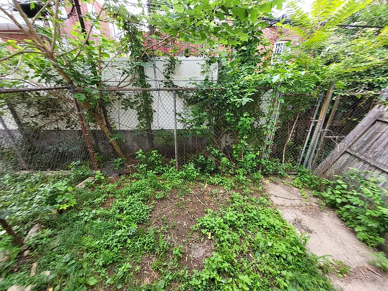 230 S Frazier St — Photo 36
