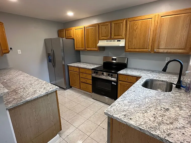 683 Walton Ave — Photo 4