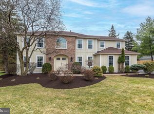 102 Oval Ln, North Wales, PA 19454