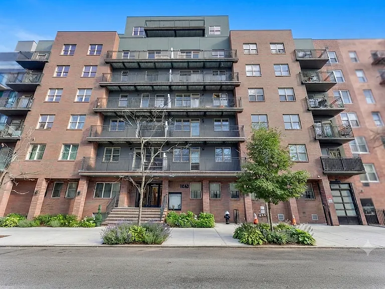 1543 E 19th St #PHA — Photo 11