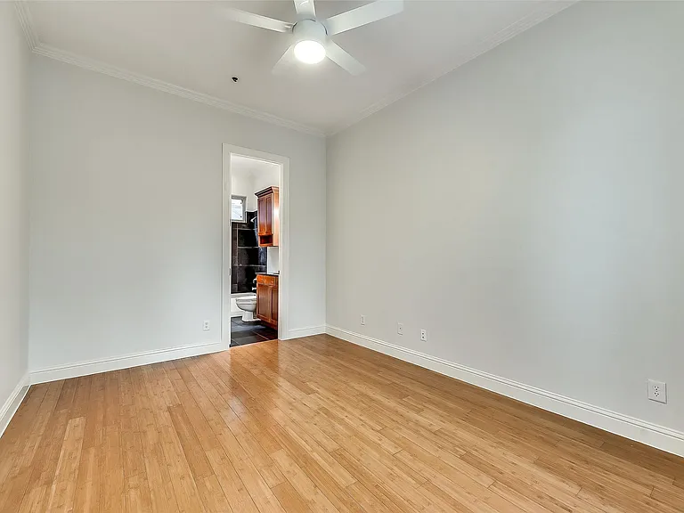 2606 N Henderson Ave #A — Photo 6