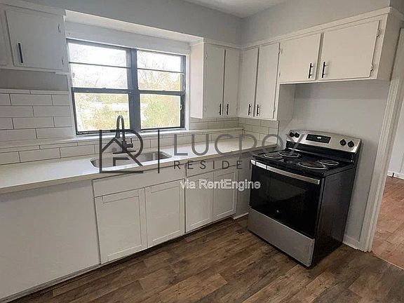 5th image of 320 Lawrence Rd