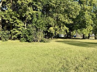 400 N Hopkins St, Newman, IL 61942