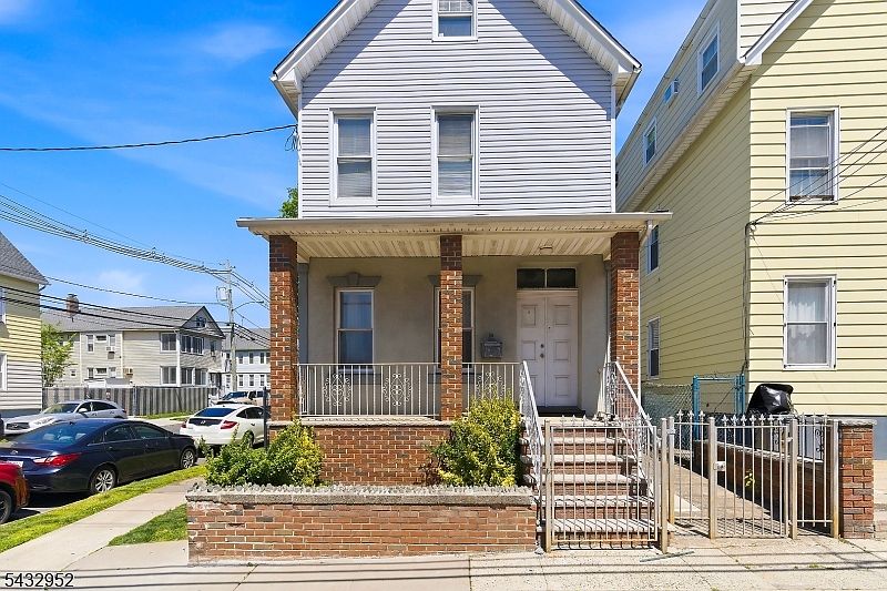 1st image of 47 Rankin St
