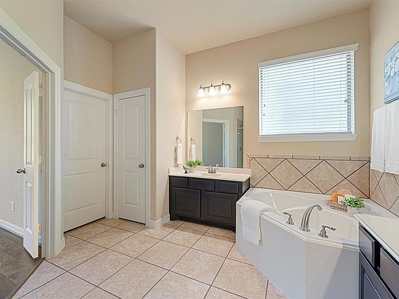 5th image of 28510 Lazy Rock Dr