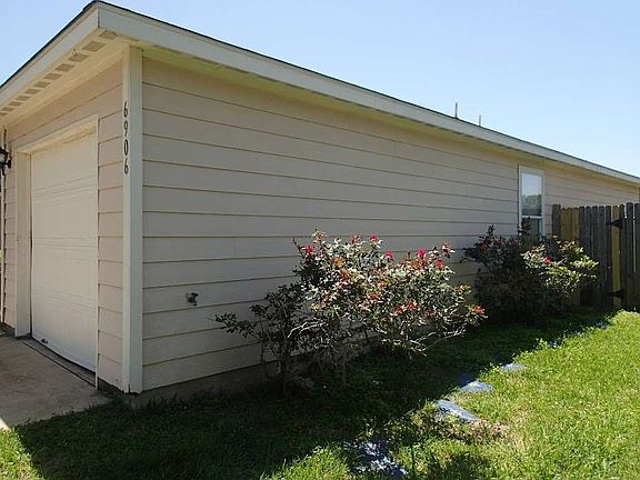 2nd image of 6906 Lost Timber Ln #6906