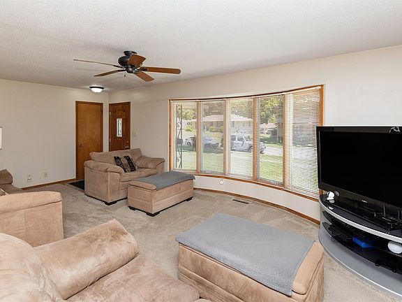 5th image of 4116 74th St
