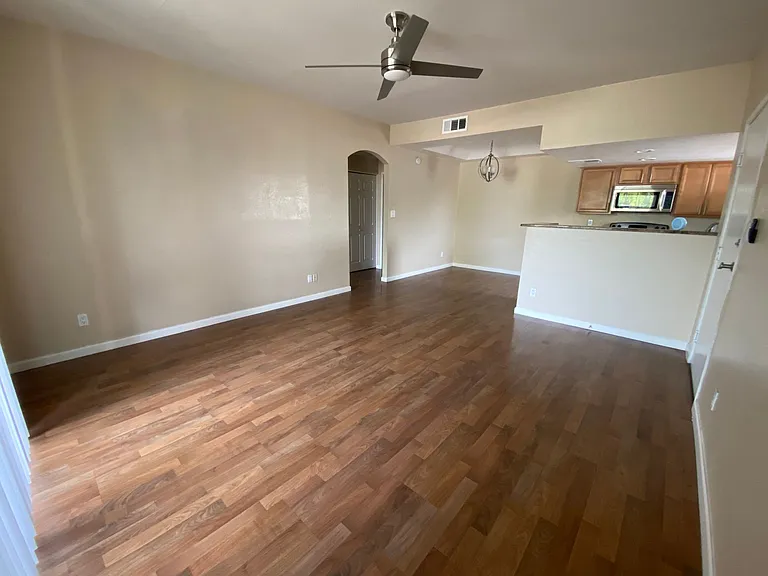 1125 E Broadway Rd — Photo 20
