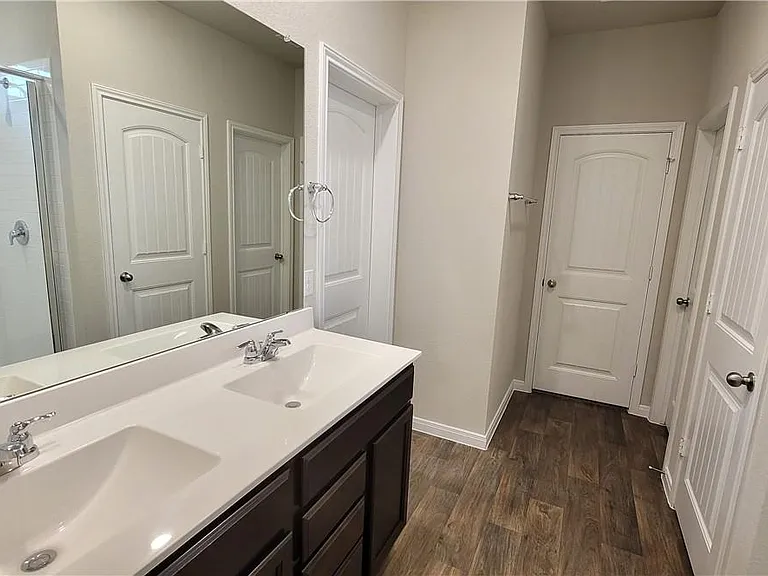 6509 Kildare Dr — Photo 9