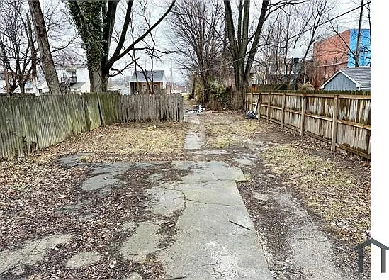 1917 W Madison St #1F — Photo 9