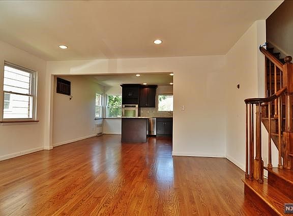 5th image of 2151 Linwood Ave #A