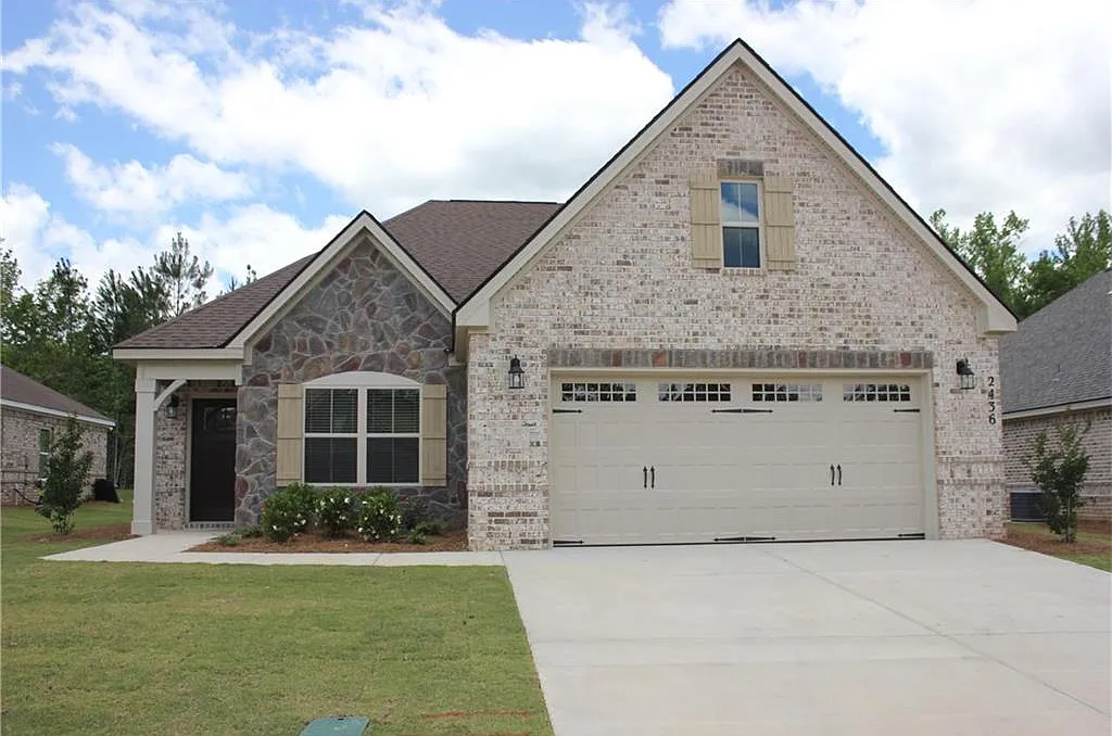 4 bed, 2191 sqft, $2,400 — Photo 1