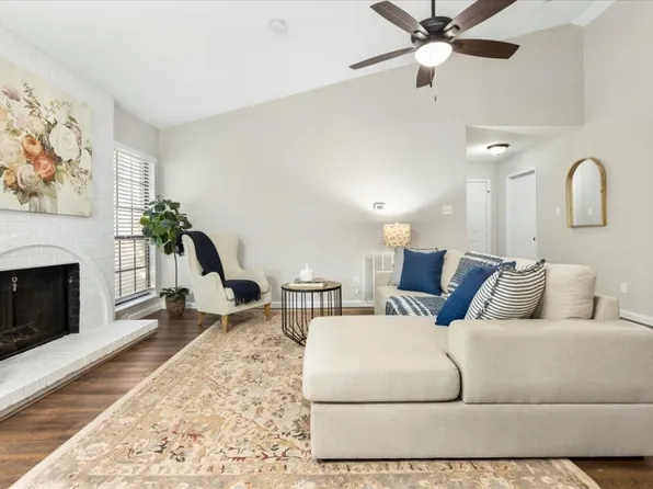 2907 Armstrong Dr, Arlington, TX 76014