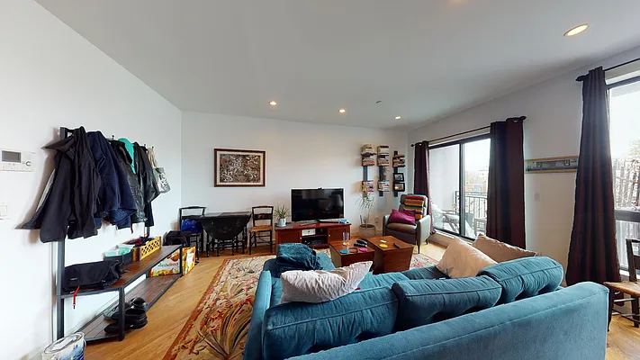 Rented by Bond New York | media 4