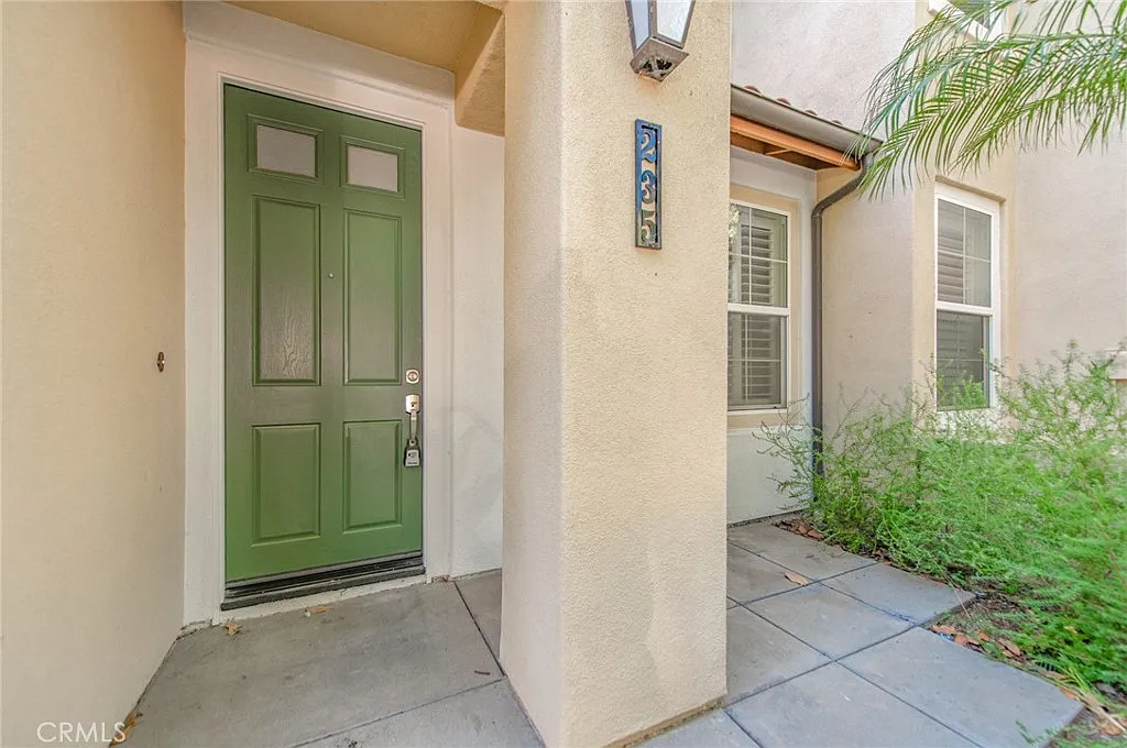 Building Photo - 235 Dewdrop