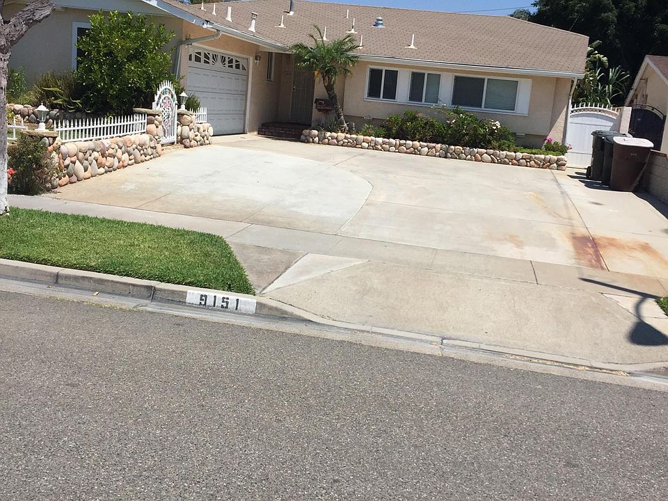 2nd image of 9151 Shelley Dr