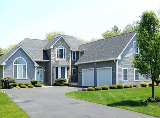 25 Mallard Ln, Sandown, NH 03873